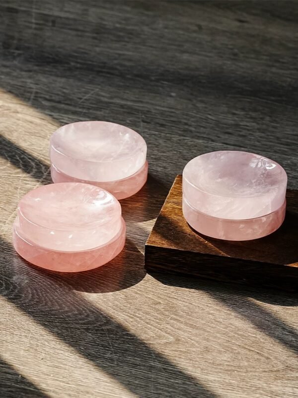 Madagascar natural rose crystal tray ornaments